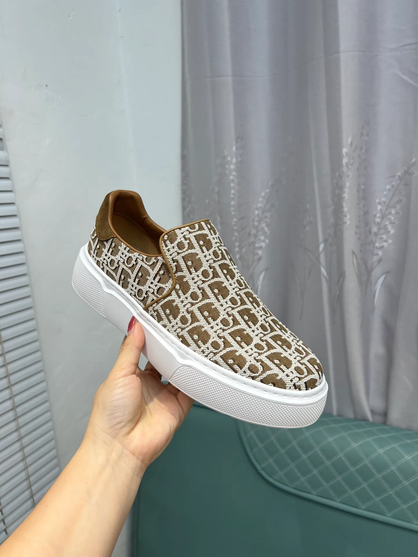 Men's shoes 💰380 The latest DiOr shipment, using imported top-grade jacquard fabric with cowhide design 👍 Breathable mesh lining, comfortable to wear, lightweight, original last mold, official website 1:1, private mold outsole, non-slip, color, multiple colors available, code number 38 to 44 (45 can be ordered)